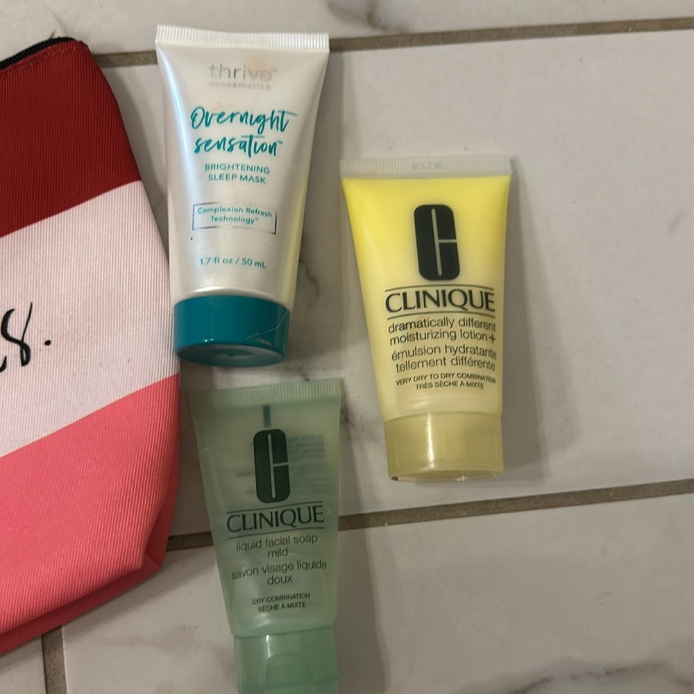 Clinique x Kate Spade Travel Bag and samples - Picture 2 of 3